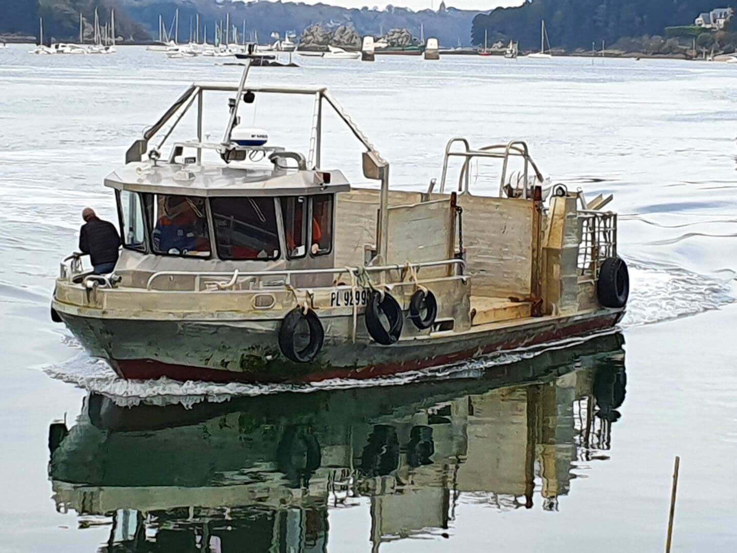 Barge-pour-transport--fret-maritime-Bréhat-Services à vide