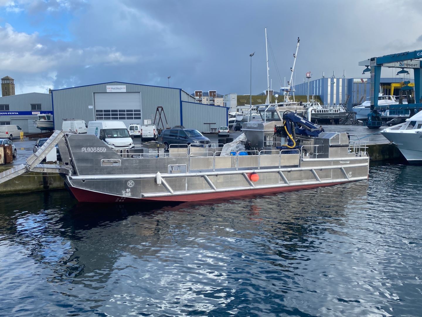 Barge-pour-transport-ou-travaux-maritimes - Vue en perspective